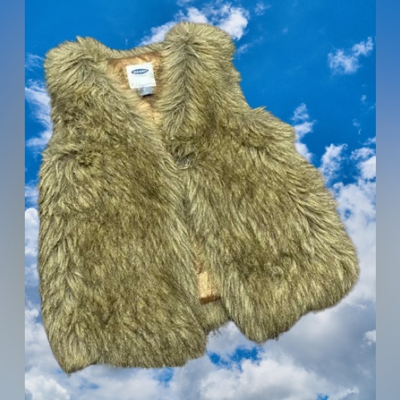 Small Girls Fur Vest Old Navy - Picture 3 of 13